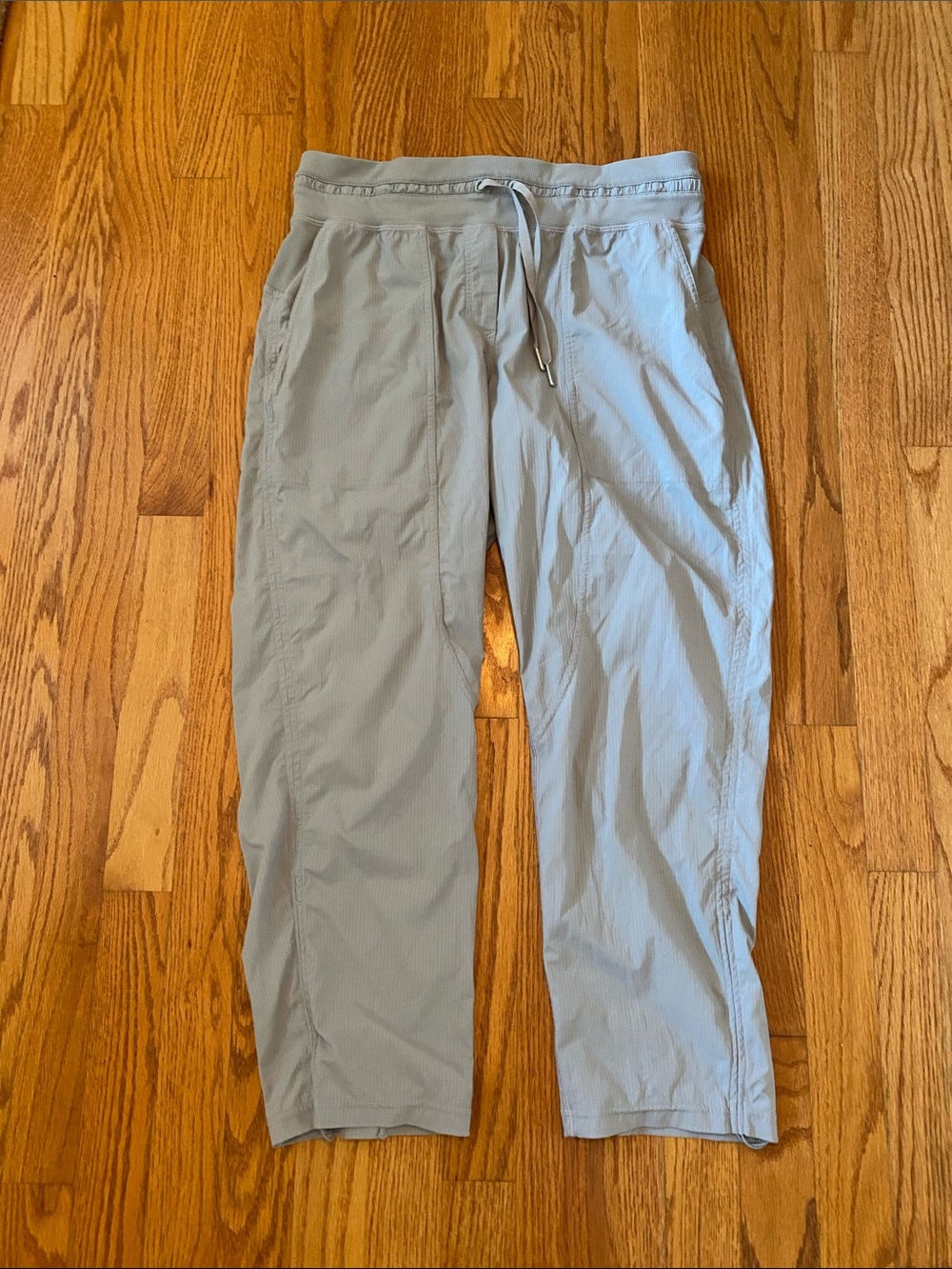 Lululemon Dance Studio Crop *25" Silver Drop Size 8